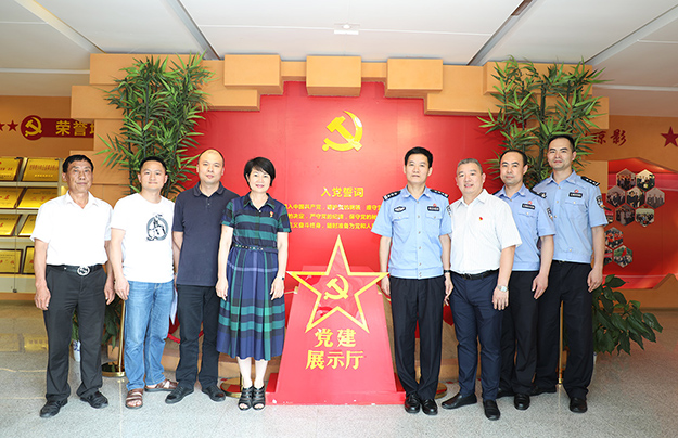 長沙市公安局機(jī)關(guān)紀(jì)委書記王海清一行蒞臨綠之韻集團(tuán)走訪調(diào)研