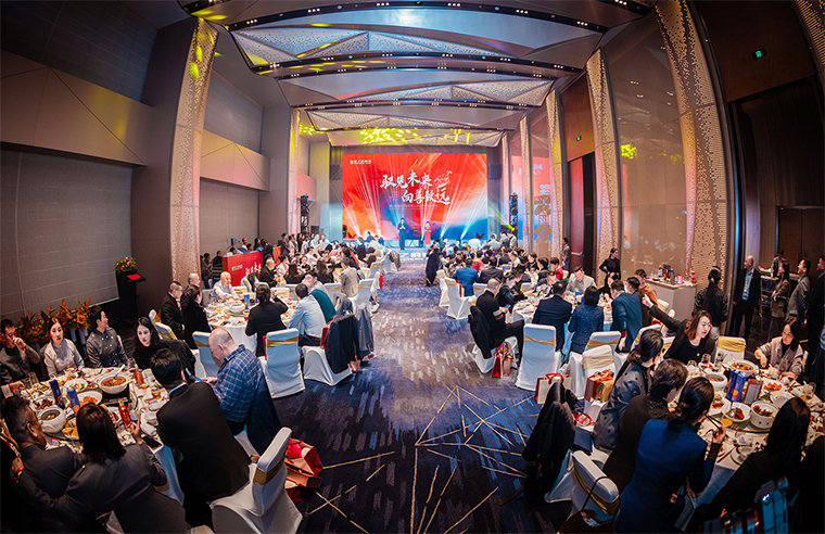 馭見未來·向善致遠(yuǎn)丨綠之韻集團(tuán)戰(zhàn)略領(lǐng)導(dǎo)人2025年度答謝晚宴盛大舉行