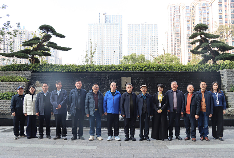 中共安化縣委常委、宣傳部部長廖小甫一行蒞臨綠之韻中心調(diào)研